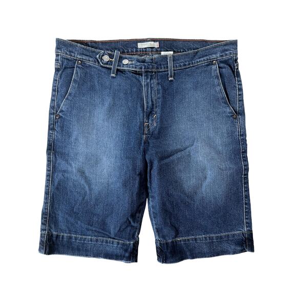 Levi's Pants - Levi's women’s 16 Blue Denim Bermuda Shorts Medium Wash Jeans 5-Pocket Casual